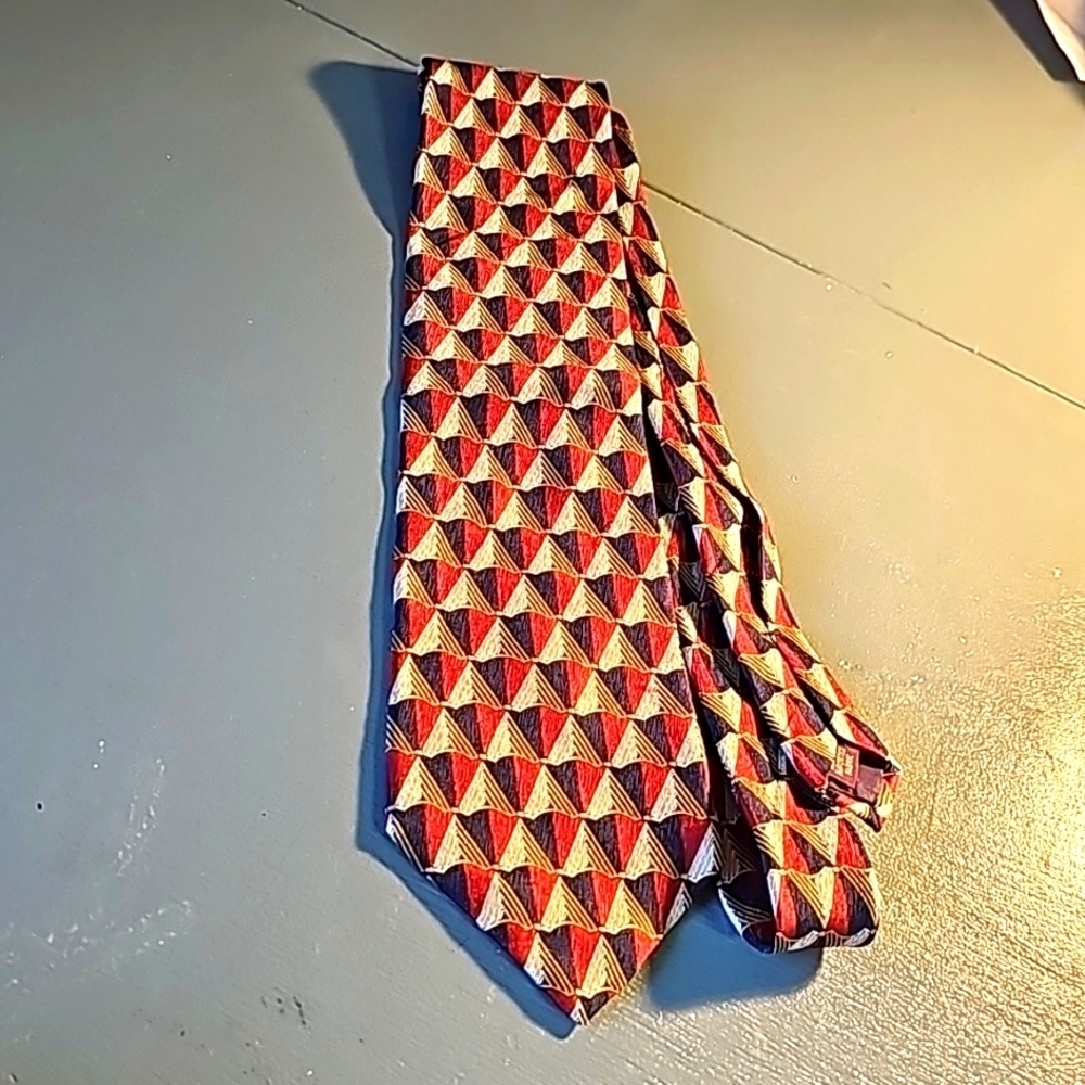 Bert Pulitzer signature collection. Mens pure silk tie. Red silver gold and blue